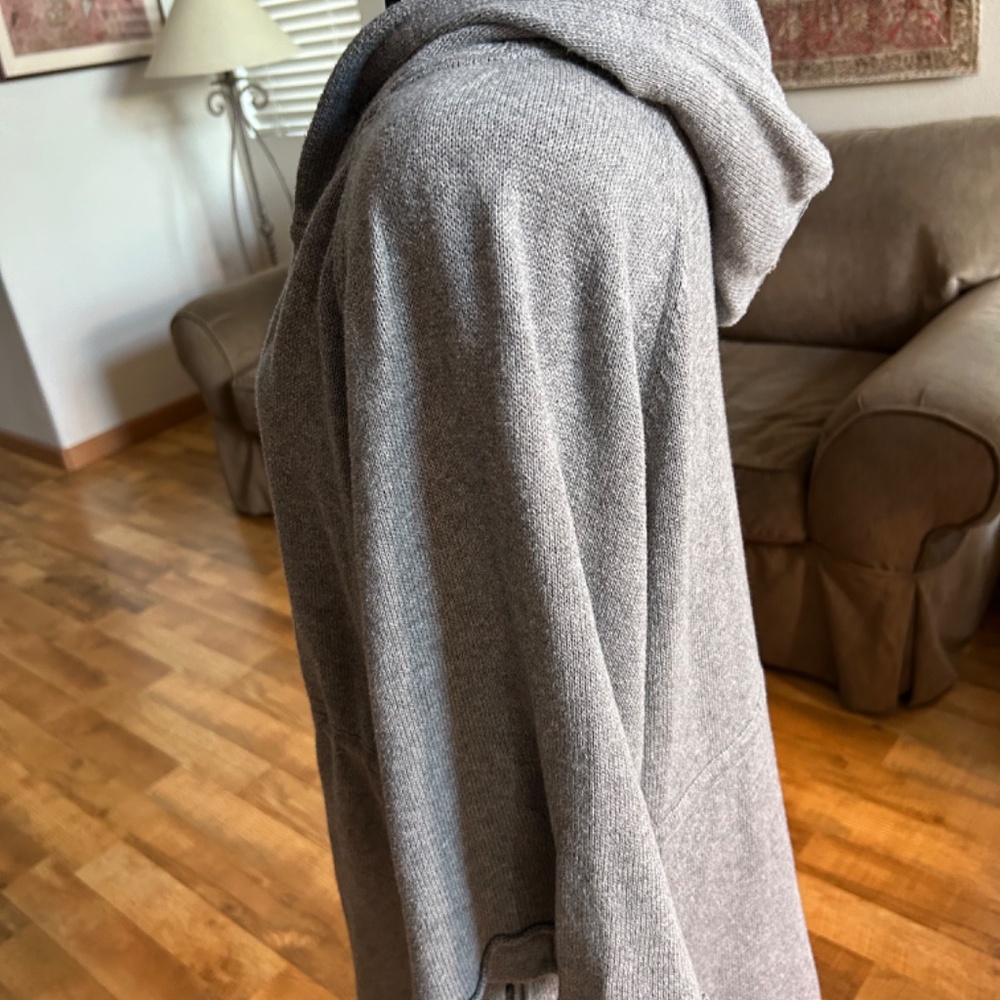 Sweater - Picture 3 of 7